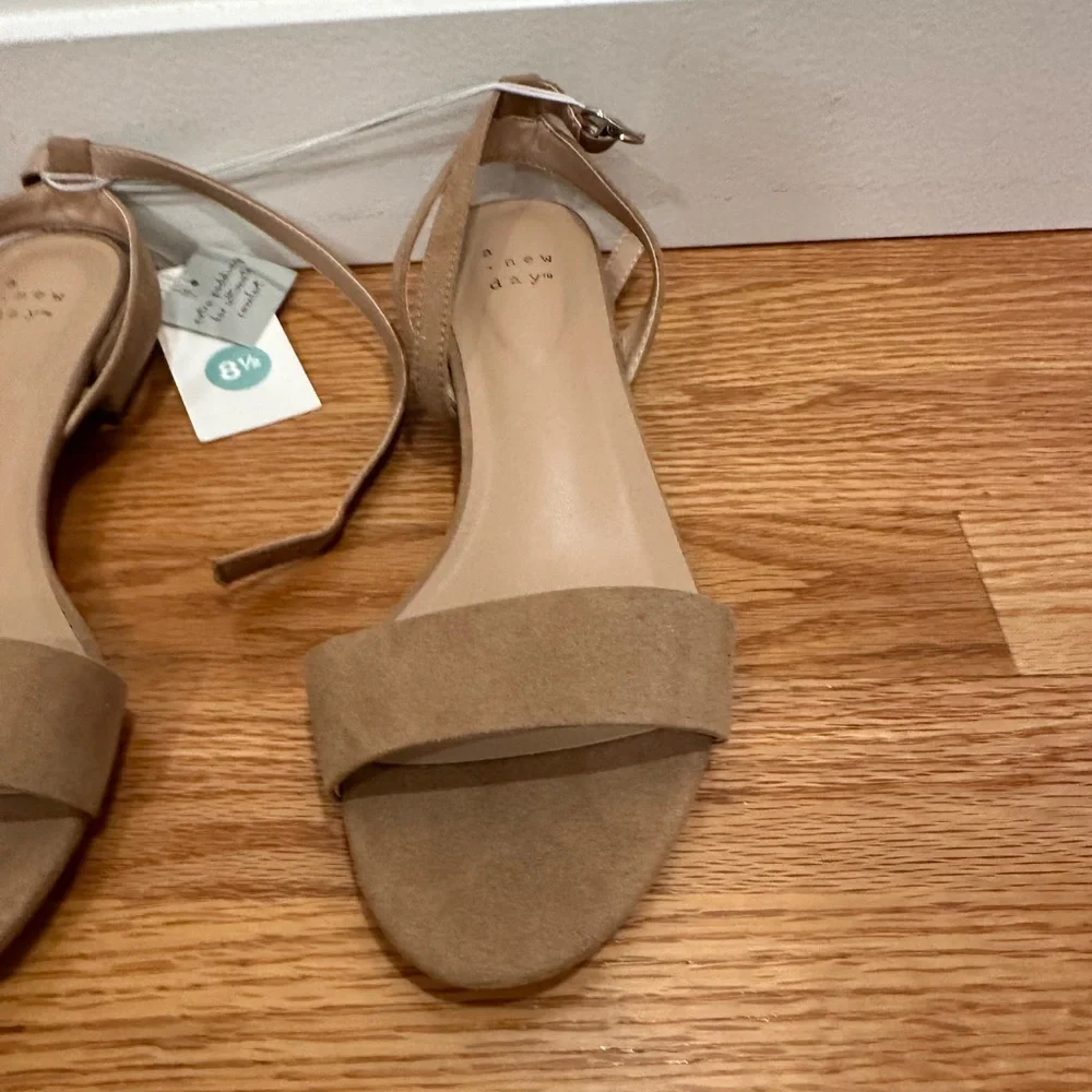NWT A New Day Winona Ankle Strap Sandals, Taupe, Women’s 8.5 - Picture 4 of 7